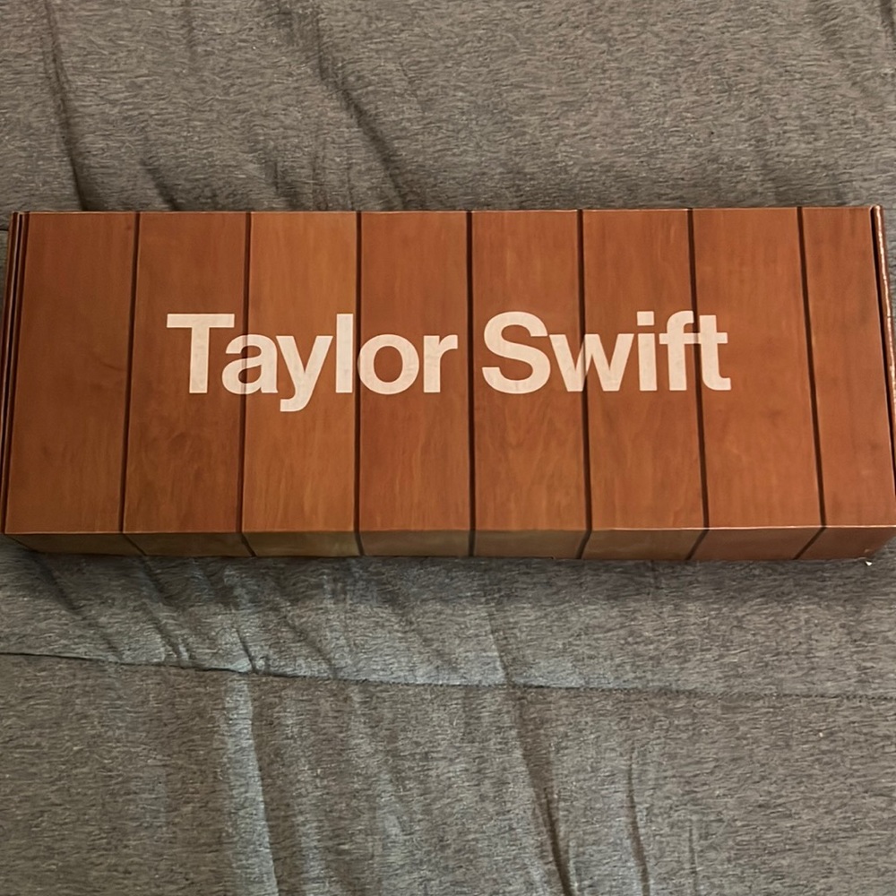 Taylor Swift Midnights Vinyl Clock NEW